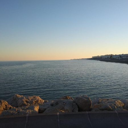 Nuevo Roca Chica, Primera Linea Playa,Torremolinos Kültér fotó