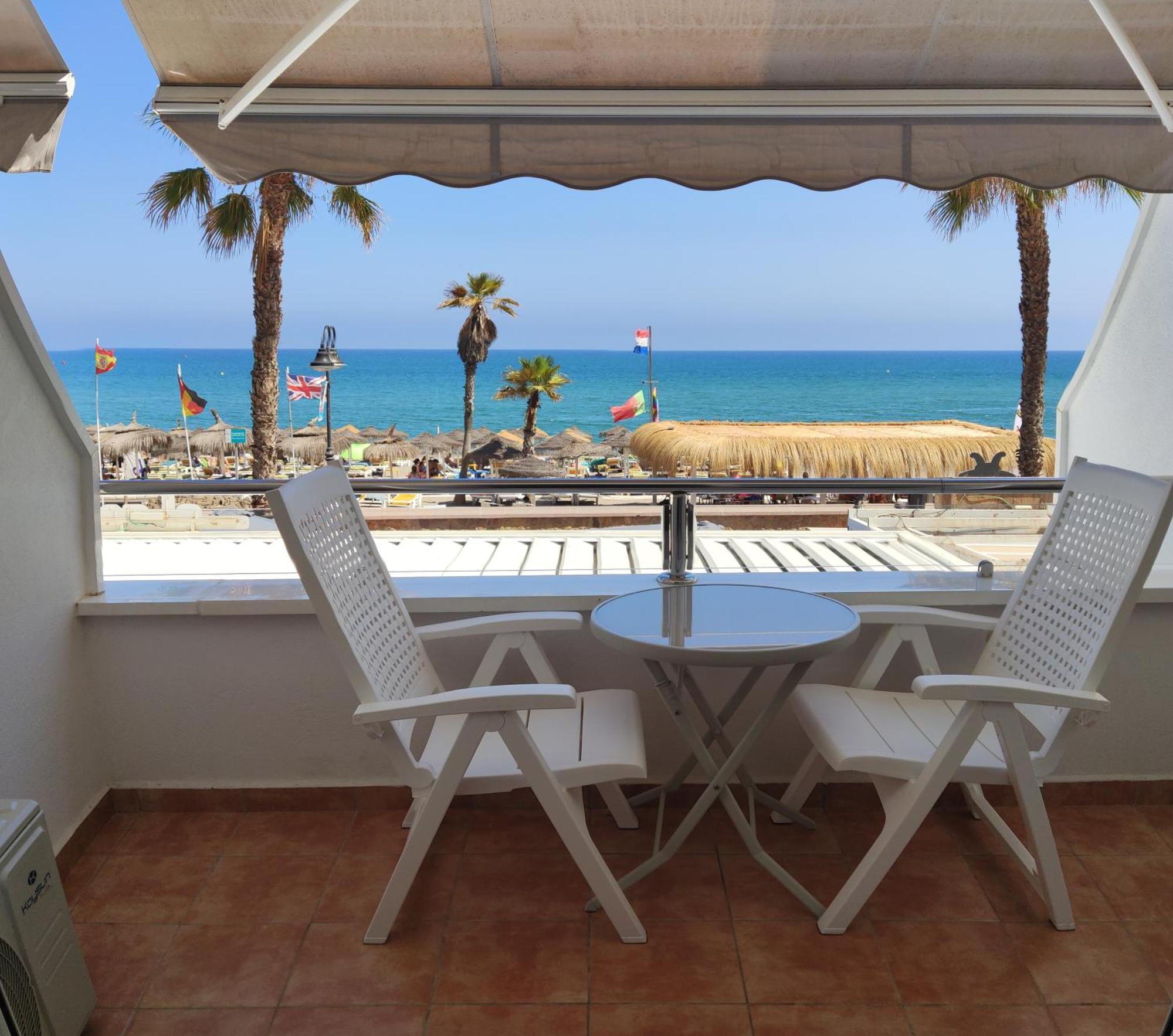 Nuevo Roca Chica, Primera Linea Playa,Torremolinos Kültér fotó